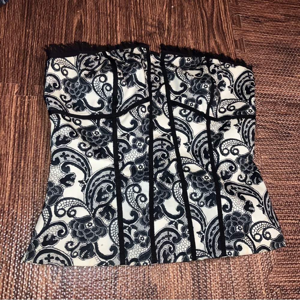 White House Black market corset top cream floral zipper back 4